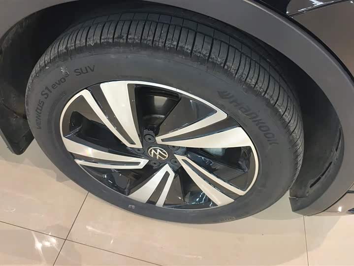 Фото 6 - Volkswagen Tiguan X