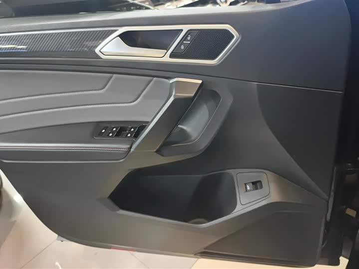 Фото 7 - Volkswagen Tiguan X