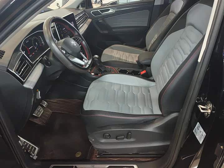 Фото 9 - Volkswagen Tiguan X