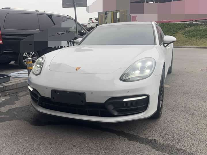 Фото 1 - Porsche Panamera