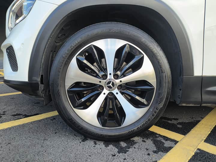 Фото 7 - Mercedes-Benz GLB-Class