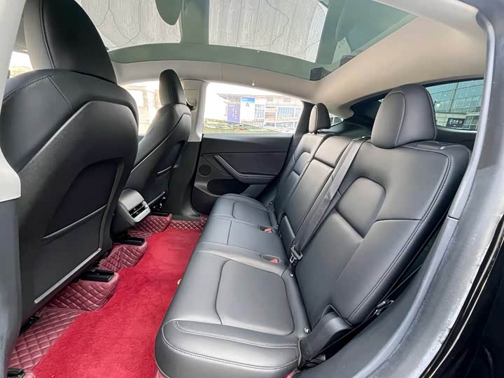 Фото 8 - Tesla Model Y