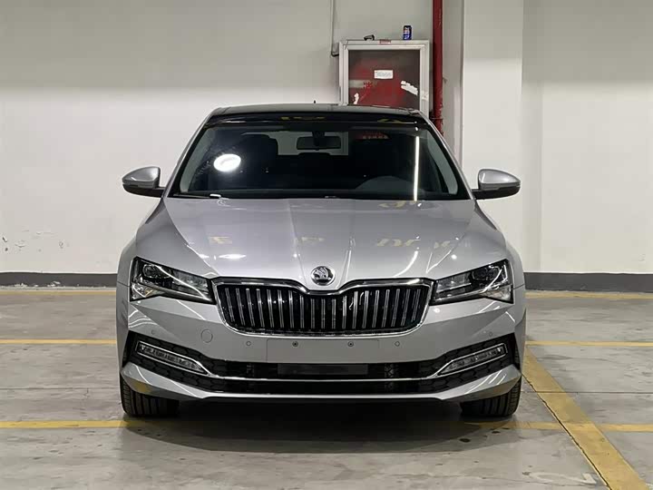 Фото 2 - Skoda Superb