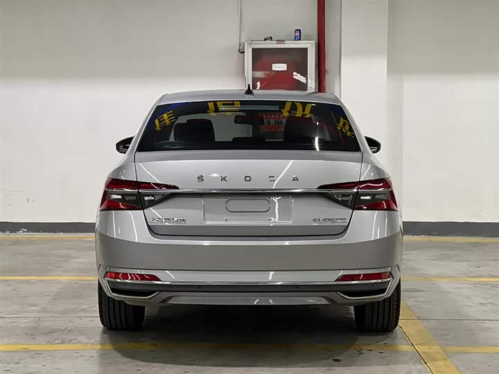 Фото 6 - Skoda Superb