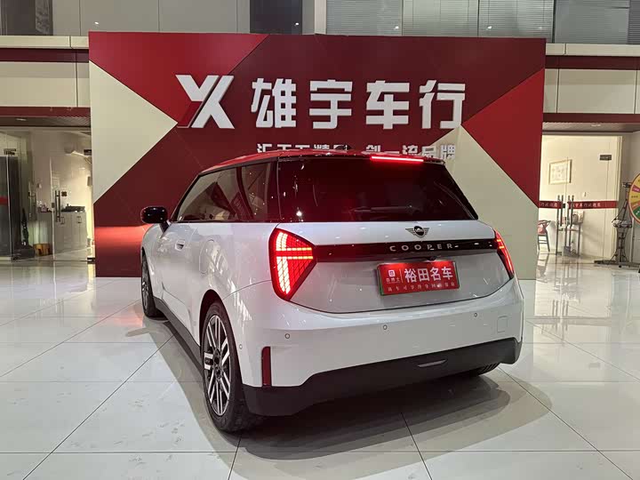 Фото 4 - Mini Cooper