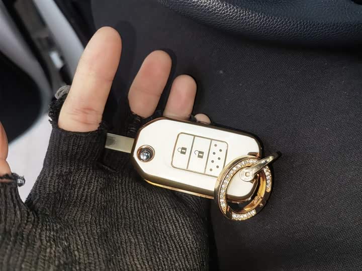 Фото 9 - Honda Vezel