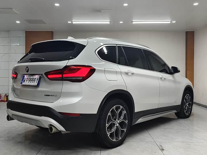 Фото 6 - BMW X1
