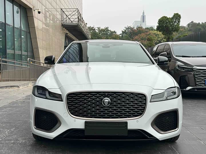 Фото 2 - Jaguar XF L