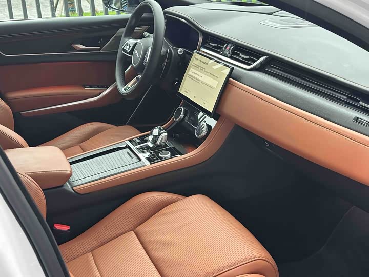 Фото 6 - Jaguar XF L