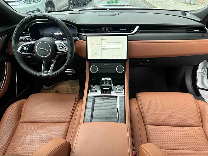 Фото 9 - Jaguar XF L