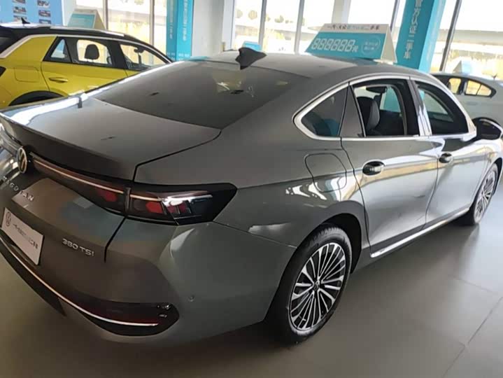 Фото 2 - Volkswagen Magotan