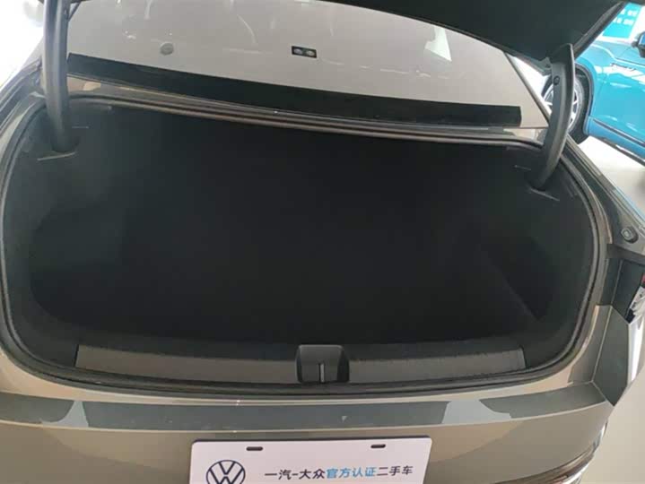 Фото 5 - Volkswagen Magotan