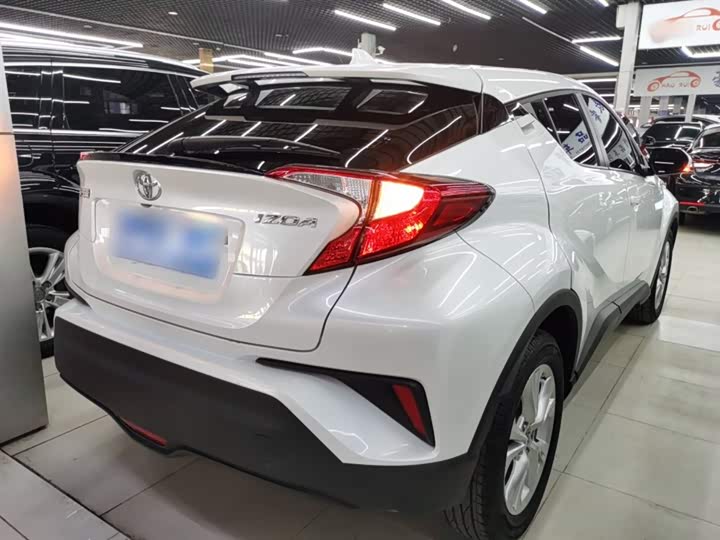 Фото 7 - Toyota Izoa