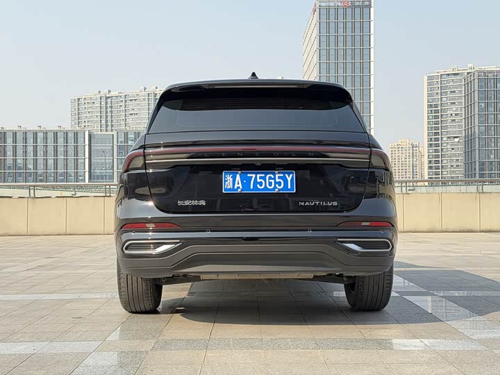 Фото 6 - Lincoln Nautilus