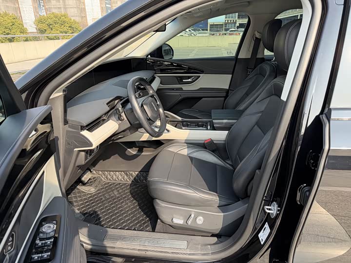 Фото 9 - Lincoln Nautilus