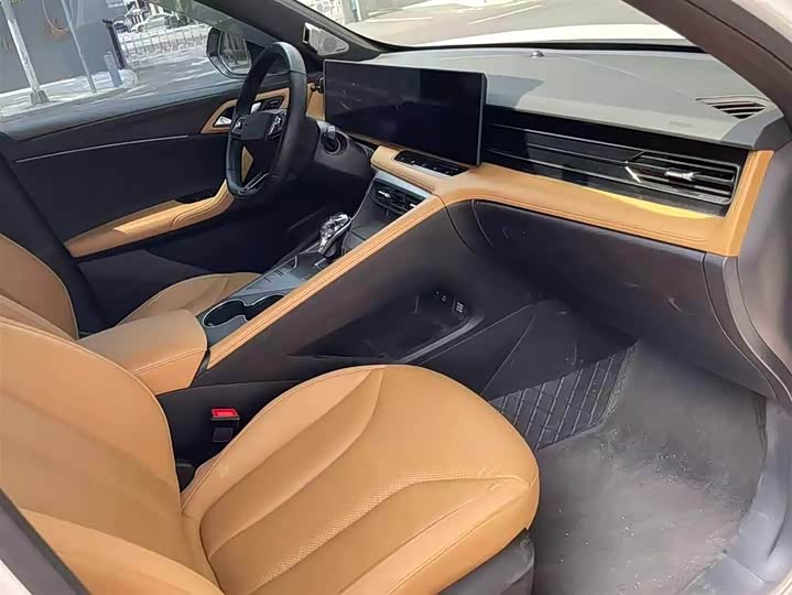 Фото 7 - Roewe RX5