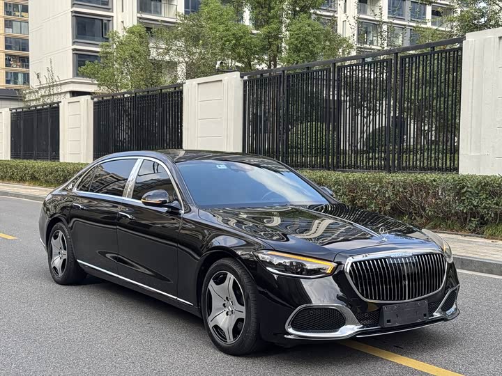 Фото 2 - Mercedes-Benz Maybach S-Class