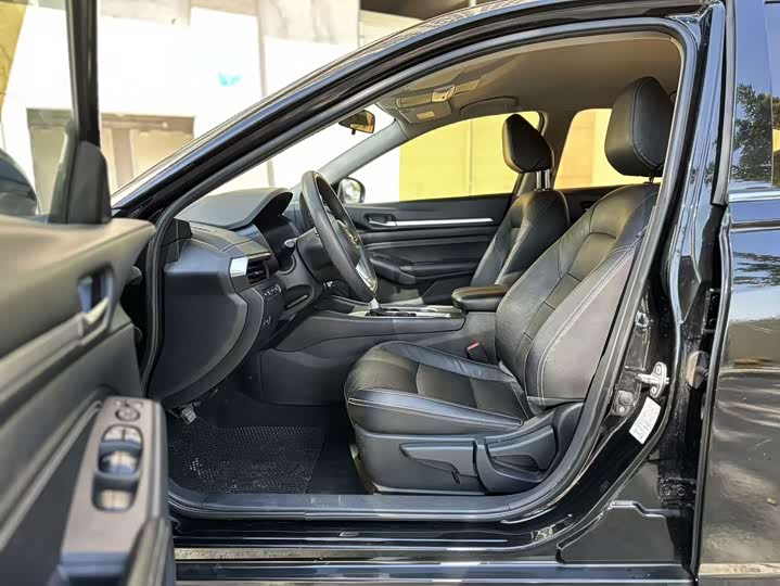 Фото 9 - Nissan Teana