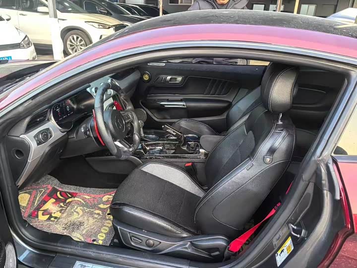 Фото 7 - Ford Mustang