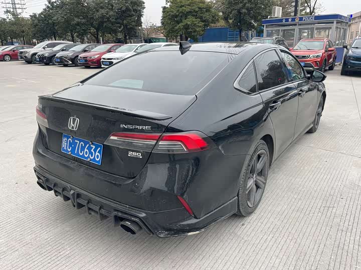 Фото 4 - Honda Inspire