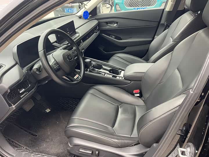 Фото 7 - Honda Inspire