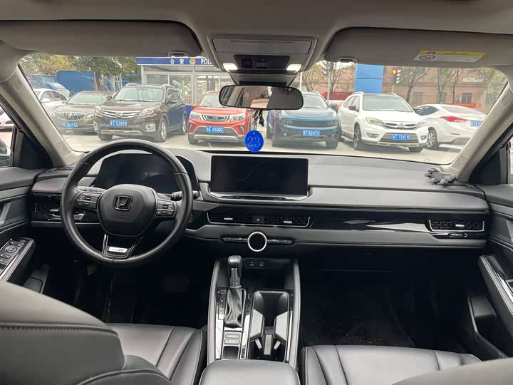 Фото 8 - Honda Inspire