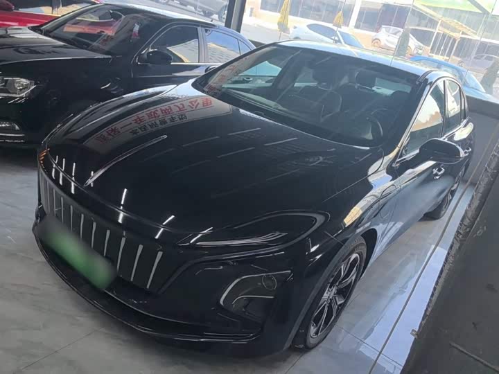 Фото 2 - Hongqi E-QM5