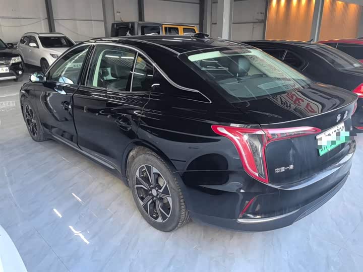 Фото 5 - Hongqi E-QM5