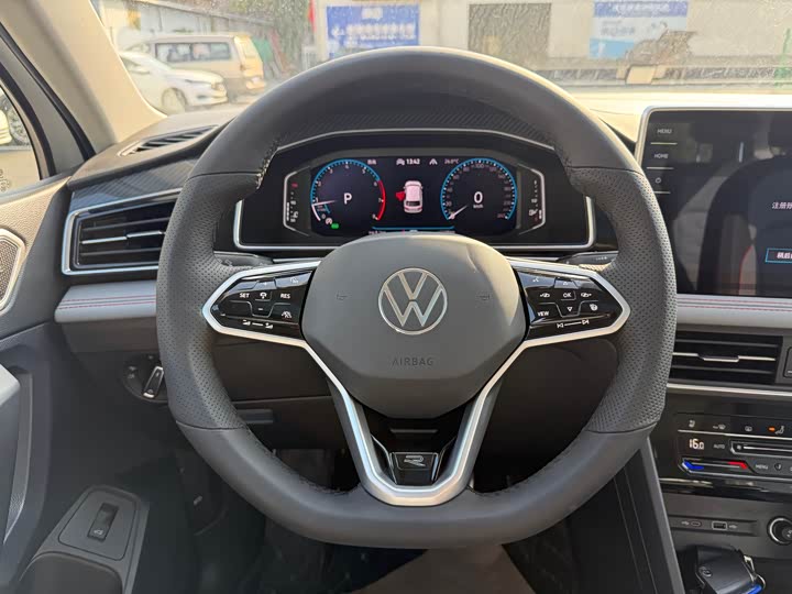 Фото 7 - Volkswagen Tiguan L Pro