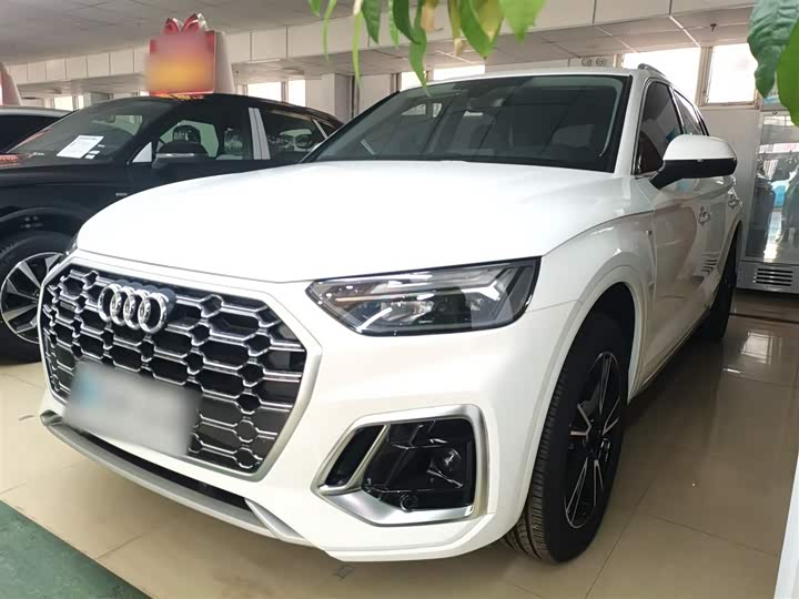 Фото 2 - Audi Q5L