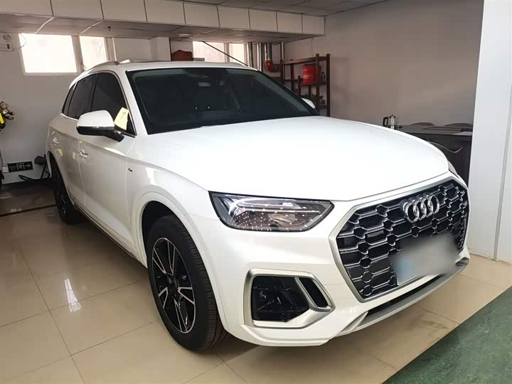 Фото 4 - Audi Q5L