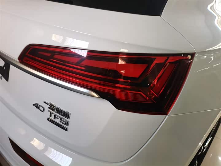 Фото 8 - Audi Q5L