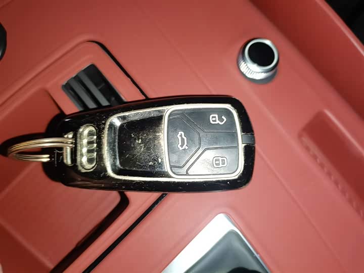 Фото 9 - Audi Q5L