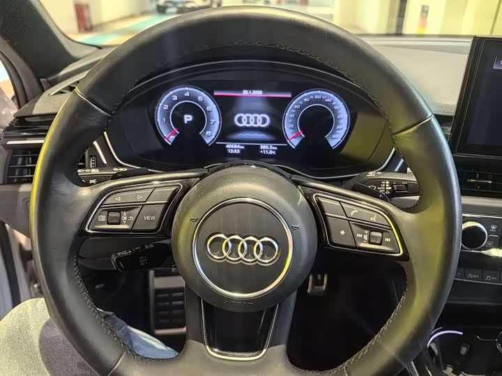 Фото 4 - Audi A4L