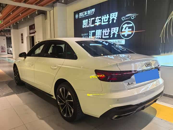 Фото 9 - Audi A4L