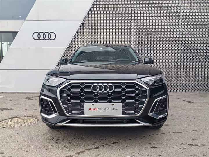 Фото 2 - Audi Q5L
