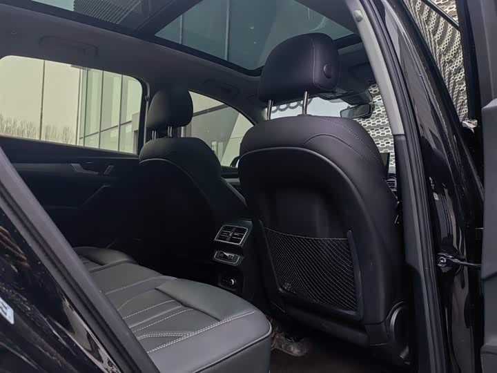 Фото 8 - Audi Q5L