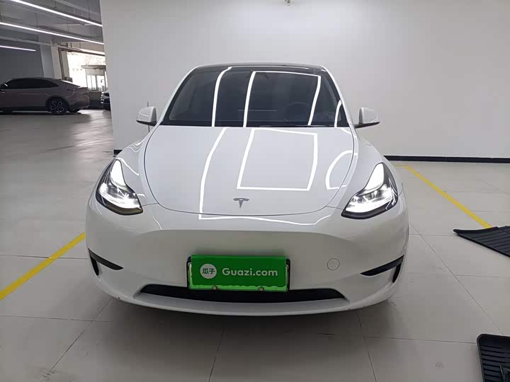 Фото 3 - Tesla Model Y