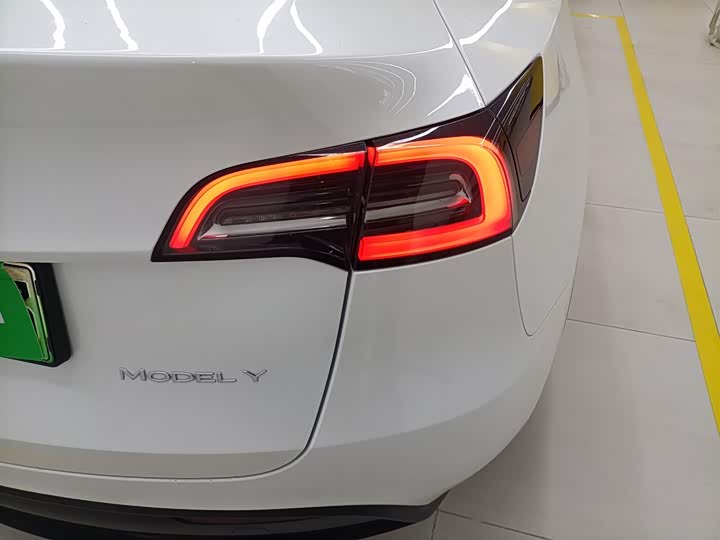 Фото 8 - Tesla Model Y