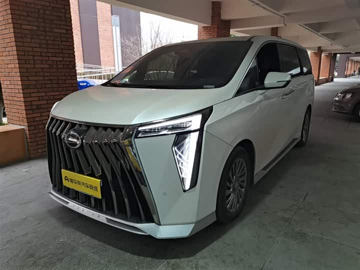 Фото 2 - GAC Trumpchi M8