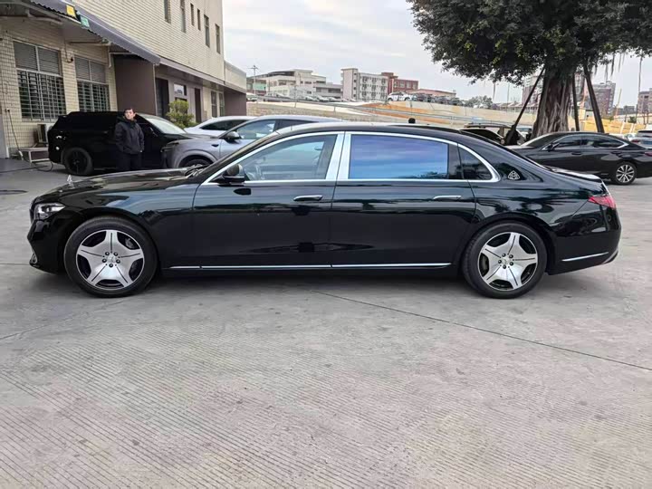 Фото 3 - Mercedes-Benz Maybach S-Class