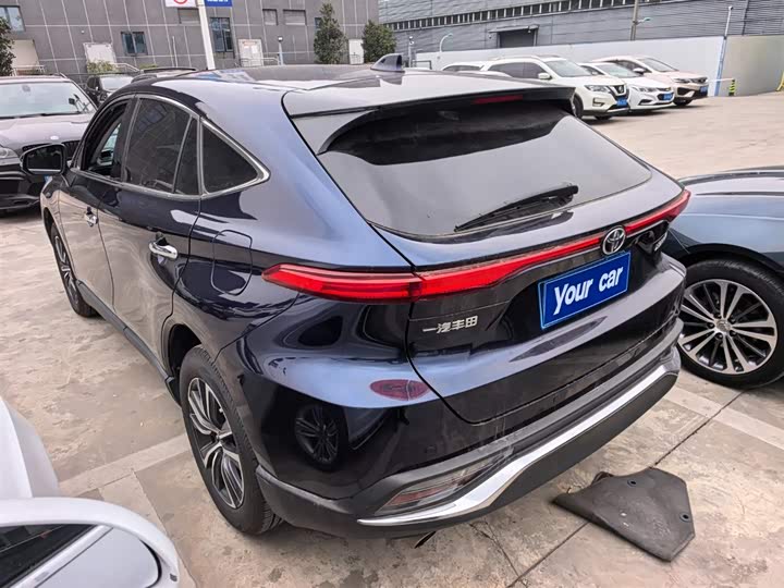 Фото 4 - Toyota Harrier