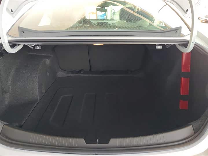 Фото 4 - Chevrolet Malibu XL