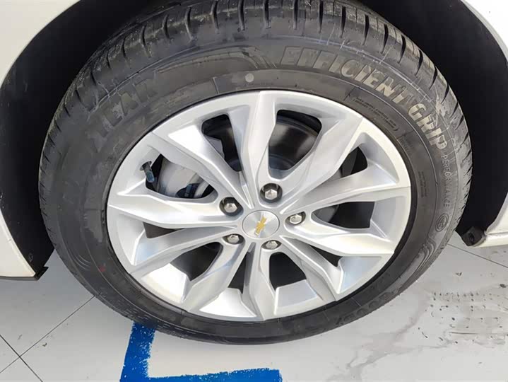 Фото 6 - Chevrolet Malibu XL