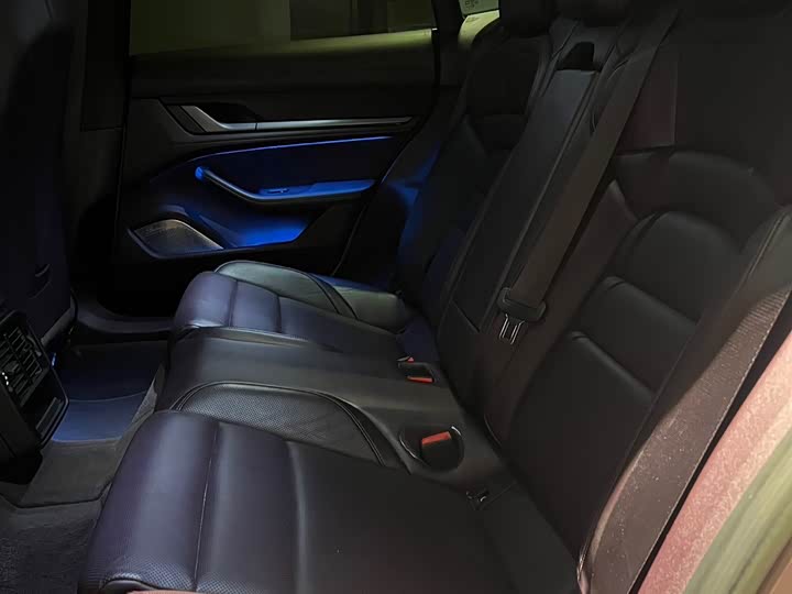 Фото 9 - Porsche Taycan