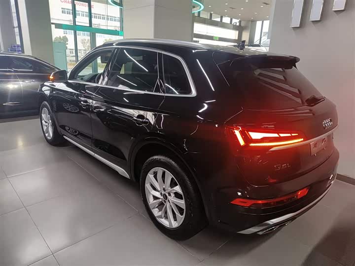 Фото 5 - Audi Q5L