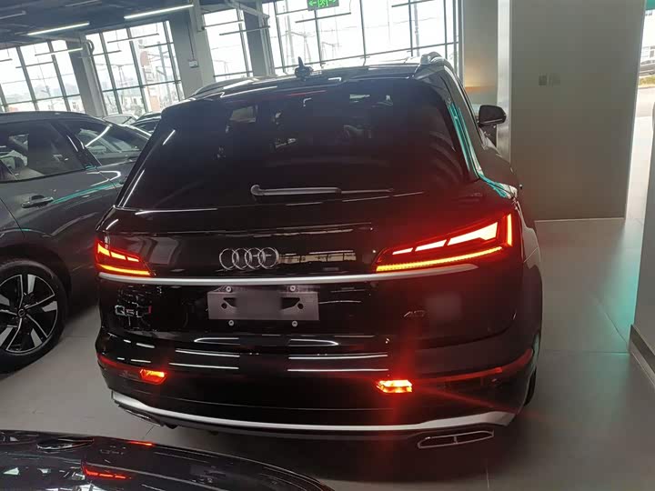 Фото 6 - Audi Q5L