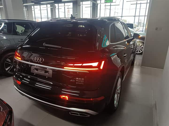 Фото 7 - Audi Q5L