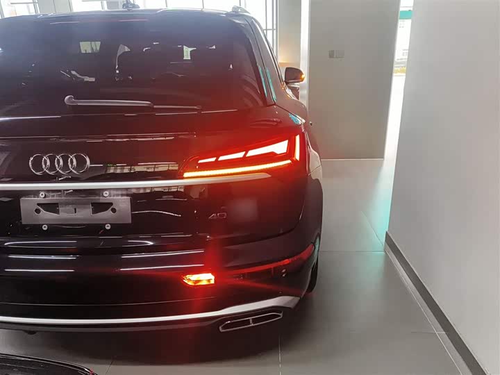 Фото 8 - Audi Q5L