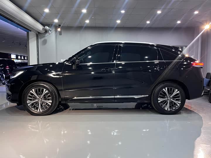 Фото 2 - Honda UR-V